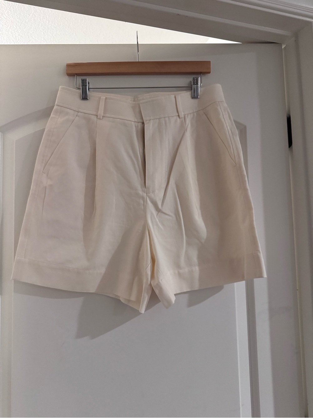 Everlane Cream Tailored Bermuda Shorts